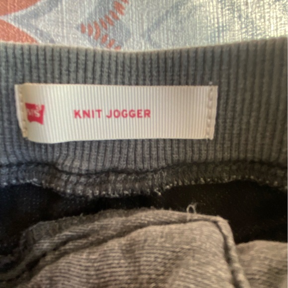 Infants 18 month Levi's Knit Jogger - Picture 2 of 5
